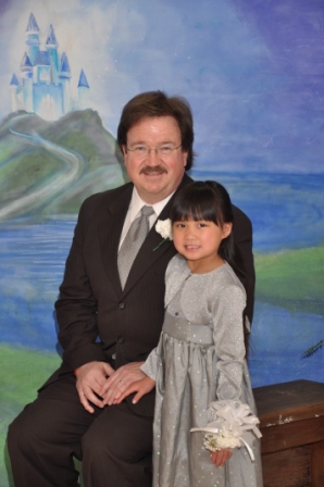 Formal picture of Kasen and Daddy at dance
